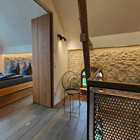 Lichtdurchflutetes Mit Sauna & Kamin